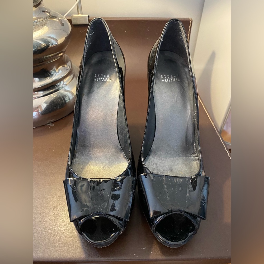 Stuart Weitzman peep toe patent leather size 40 M fits 9.5 or 10